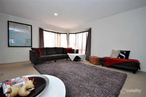Property photo of 50 Crossdale Green Craigieburn VIC 3064