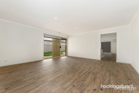 Property photo of 28 Willowood Court Taylors Hill VIC 3037