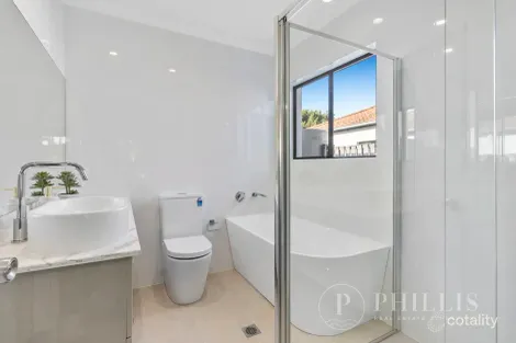 Property photo of 6 Nardoo Street Robina QLD 4226
