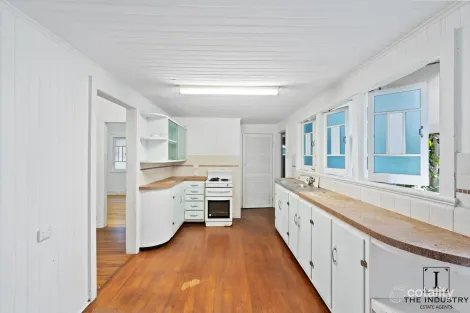 Property photo of 174 Hoare Street Manoora QLD 4870