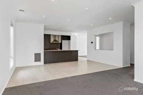 Property photo of 32 Craigmoor Crescent Mernda VIC 3754