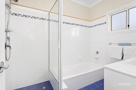 Property photo of 16 Howard Court Arana Hills QLD 4054
