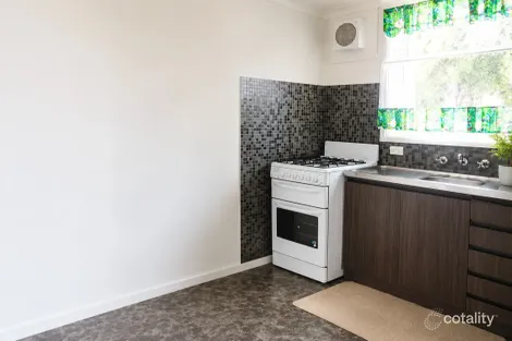 Property photo of 7/12-14 Marsden Crescent St Albans VIC 3021