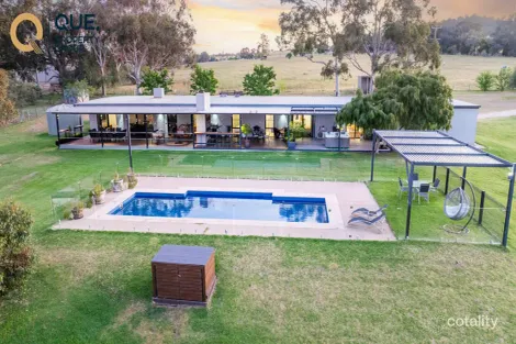 Property photo of 19 Raven Close Table Top NSW 2640