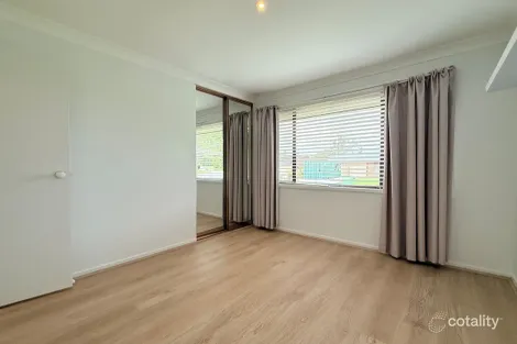 Property photo of 10 Hayter Close Kariong NSW 2250