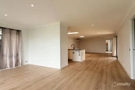 Property photo of 10 Hayter Close Kariong NSW 2250