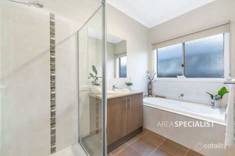 Property photo of 27 Storey Drive Pakenham VIC 3810