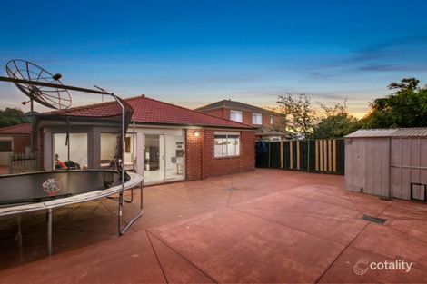 Property photo of 24 Kenton Walk Narre Warren South VIC 3805