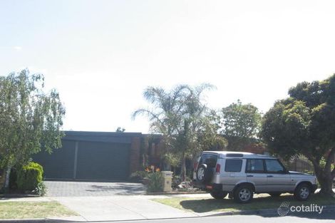 Property photo of 16 Rowellyn Avenue Carrum Downs VIC 3201
