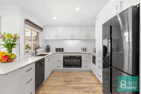 Property photo of 7 Brock Court Wallan VIC 3756