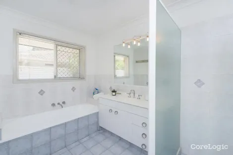 Property photo of 31 Edgeworth Place Helensvale QLD 4212
