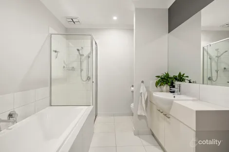 Property photo of 49 Queen Circuit Sunshine VIC 3020
