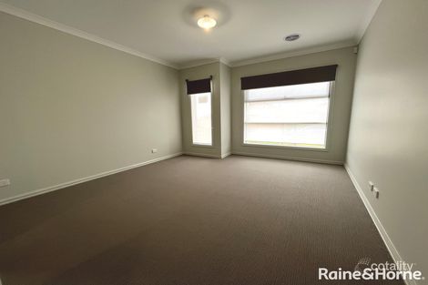Property photo of 66 Crown Drive Fraser Rise VIC 3336