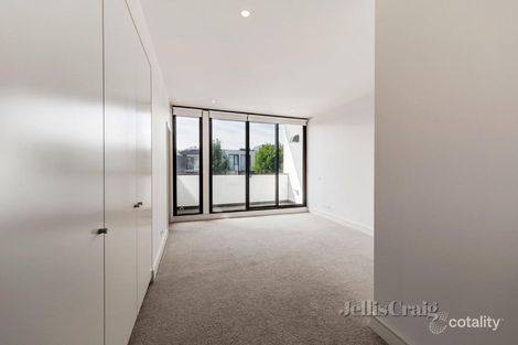 Property photo of 17 Pin Oak Court Canterbury VIC 3126