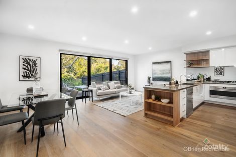 Property photo of 19 Savoy Grove Cranbourne North VIC 3977