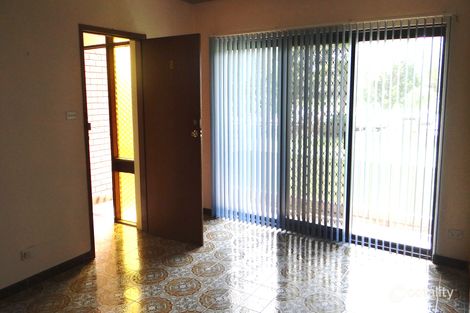 Property photo of 2/33 Carlotta Crescent Warrawong NSW 2502