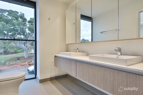 Property photo of 10 Phar Lap Drive Doncaster VIC 3108