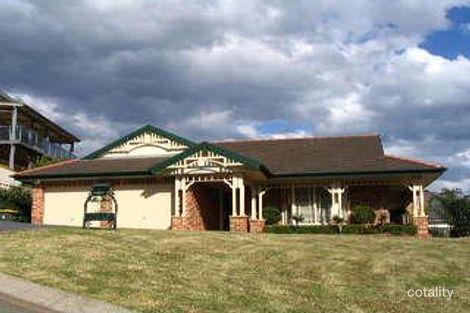 17 Ridgewood Cres, Eleebana, NSW 2282