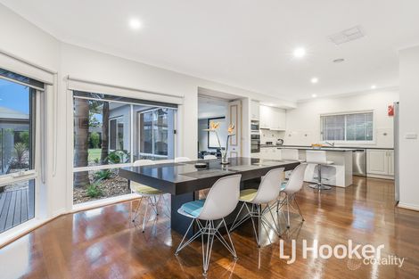 Property photo of 5 Woodcutters Place Narre Warren South VIC 3805