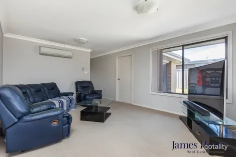 Property photo of 21 Stayard Drive Largs NSW 2320