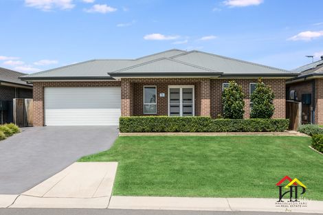 31 Adams Cct, Elderslie, NSW 2570