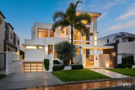Property photo of 38 Royal Albert Crescent Paradise Point QLD 4216