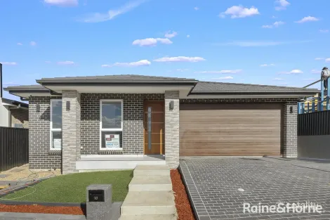 16 Meeson St, Claymore, NSW 2559
