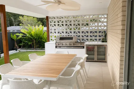 1 Mermaid Dr, Sandy Beach, NSW 2456