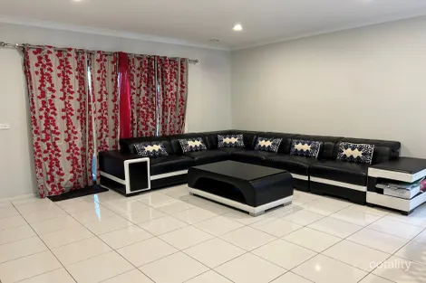 Property photo of 24 Fenway Boulevard Clyde North VIC 3978