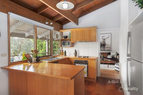 Property photo of 121 Fernside Avenue Briar Hill VIC 3088