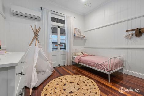 Property photo of 60 McIlwraith Avenue Norman Park QLD 4170