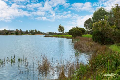 Property photo of 13 Waterside Drive Waterways VIC 3195