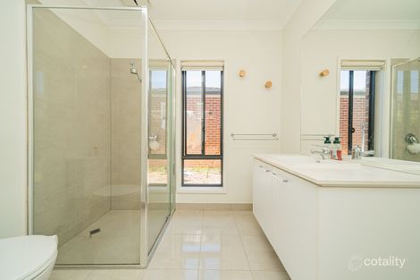 Property photo of 102 Heybridge Street Clyde VIC 3978