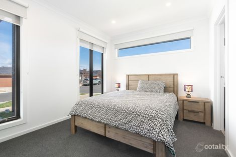 Property photo of 8 Arnold Circuit Charlemont VIC 3217