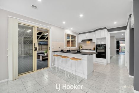 Property photo of 33 Paterson Drive Lynbrook VIC 3975