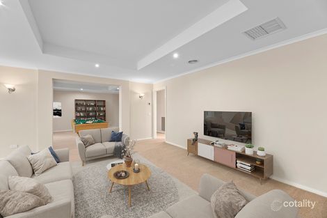 Property photo of 34 Lucerne Circuit Pakenham VIC 3810