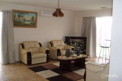 Property photo of 9 Hasluck Crescent Lynbrook VIC 3975