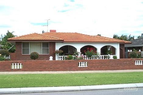 52 Avocet Rd, Stirling, WA 6021