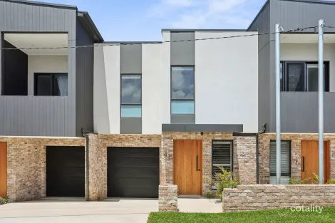 Property photo of 4A Junee Crescent Kingsgrove NSW 2208