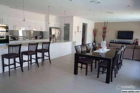 Property photo of 2 Parkview Place Helensvale QLD 4212