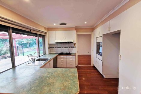 Property photo of 18 Norfolk Circuit Doncaster VIC 3108