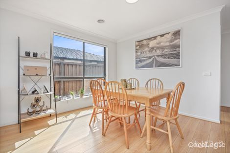 Property photo of 2 Coomurra Place Werribee VIC 3030