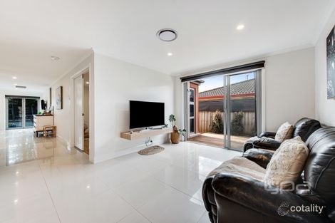 Property photo of 19 Taplin Way Roxburgh Park VIC 3064