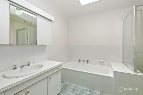 Property photo of 1/2 Clarence Street Malvern East VIC 3145