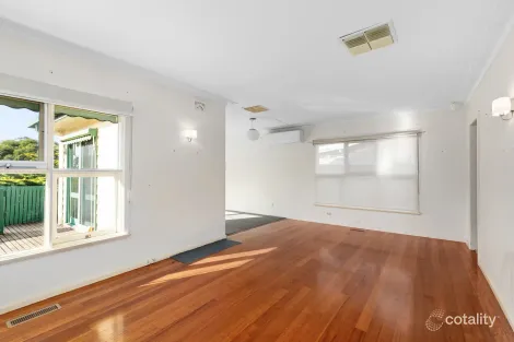 Property photo of 128 Brougham Street Eltham VIC 3095
