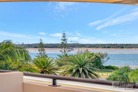 302/392-398 Marine Pde, Labrador, QLD 4215