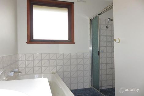 Property photo of 11 Bridgewater Drive Dingley Village VIC 3172