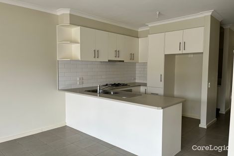 Property photo of 1/33 Red Robin Road Truganina VIC 3029