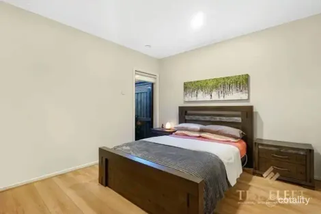 Property photo of 3 Edenbridge Way Truganina VIC 3029