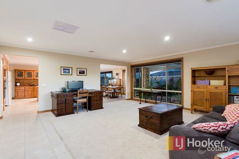 Property photo of 36 Kirkwood Crescent Hampton Park VIC 3976